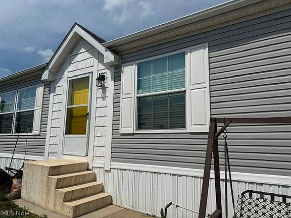 2nd image of 1424 Squire Rd