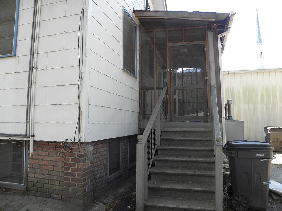 1st image of 1916 Grayson St #B