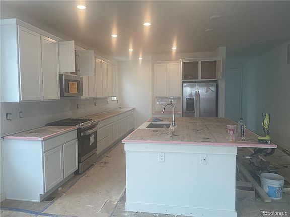 4th image of 17800 Fox St