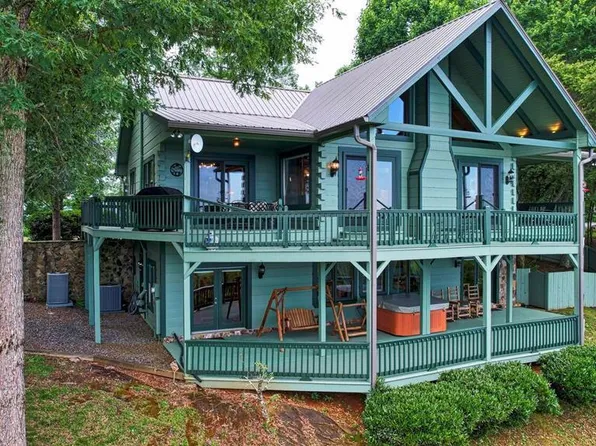 215 Grant Dr, Brasstown, NC 28902