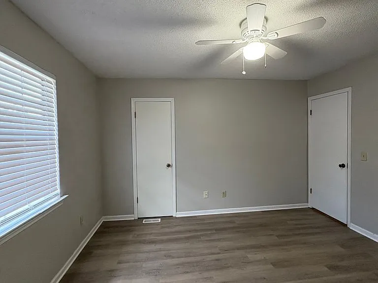 224 Edith Way — Photo 29