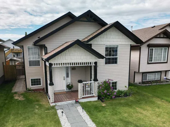 136 Lanterman Close, Red Deer, AB T4R 3N8