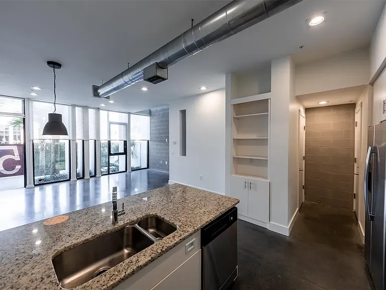 154 2nd St SW #2 — Photo 12