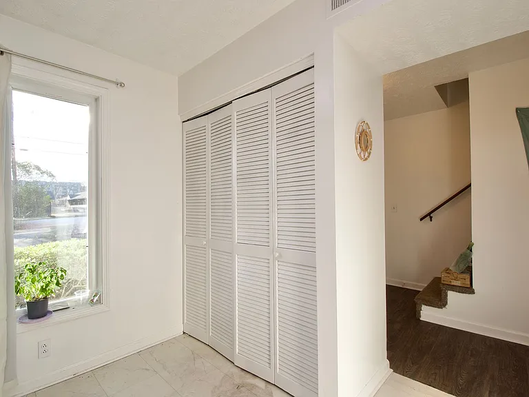 210 N Ross St #A — Photo 20