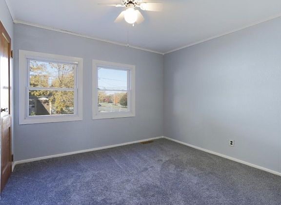 5th image of 2421 Holloway Ave E