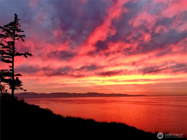 2285 West Beach Road #C, Oak Harbor, WA 98277