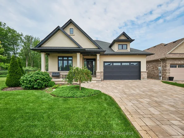 2 McFarland St, Thorold, ON L2V 0J2