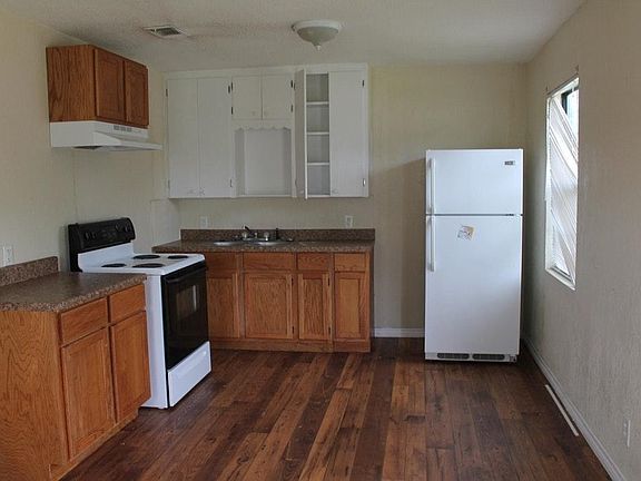 4th image of 202 W Church Ave