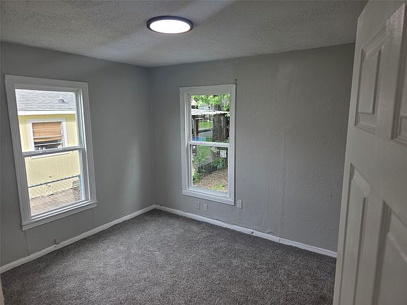 5th image of 3729 Parrott Ave