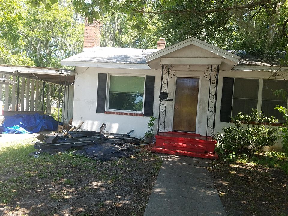 2nd image of 105 E 25th St