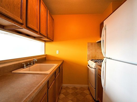 4th image of 1408 Vyse Ave Floor 2