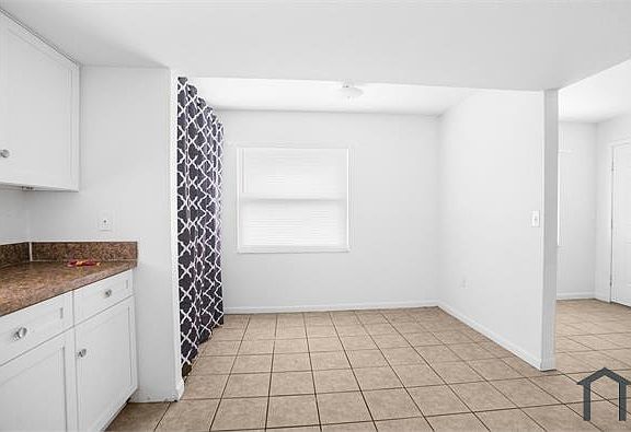 5th image of 312 E Tomlin St