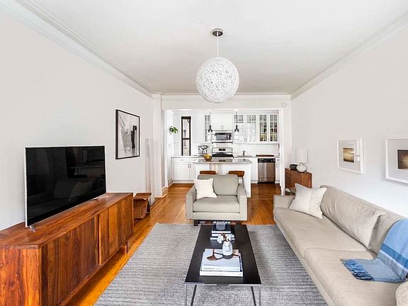 2nd image of 350 E 77th St APT 3C