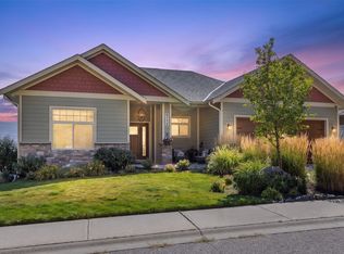 6112 Seymoure Ave, Peachland, BC V0H1X4