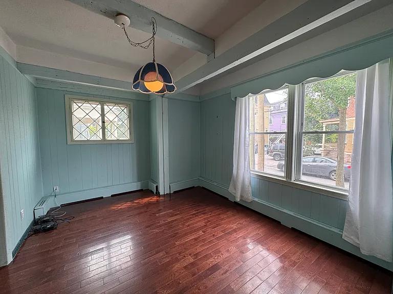 156 Vinton St — Photo 5