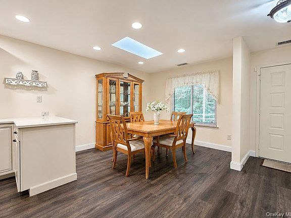 3rd image of 188 Birchwood Road
