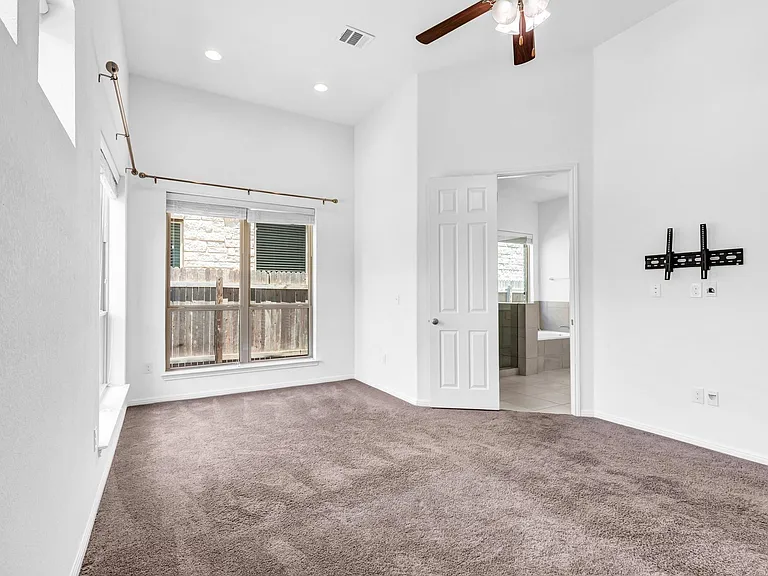 2907 Zelma Dr — Photo 15