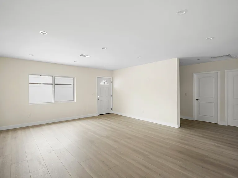 2657 N Brighton St #9 — Photo 4