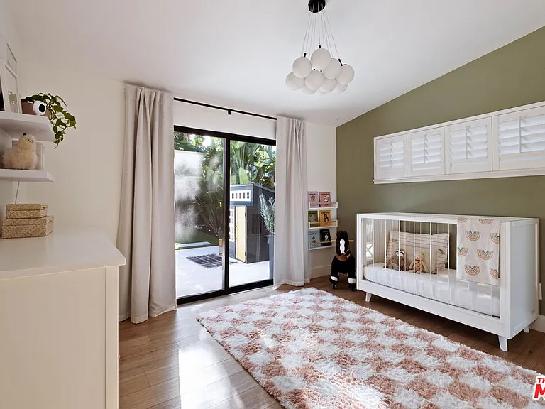 4735 Degovia Ave — Photo 22