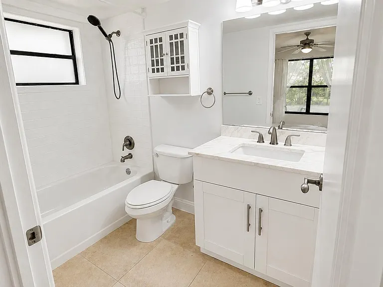 1463 Lake Crystal Dr #G — Photo 11