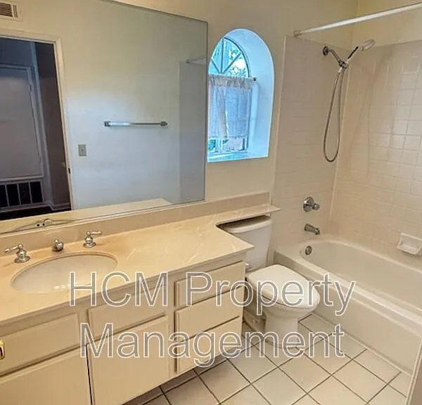 46 Almador — Photo 24