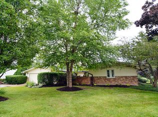 163 Hilltop Ln, Dundee, IL 60118