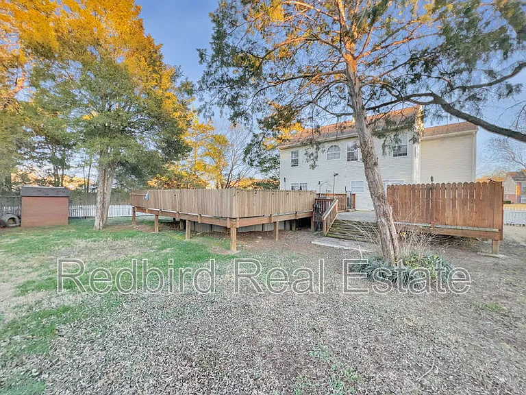 399 Clarkston Dr — Photo 18