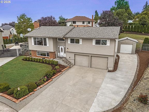 3rd image of 2755 SW Angeline Ct