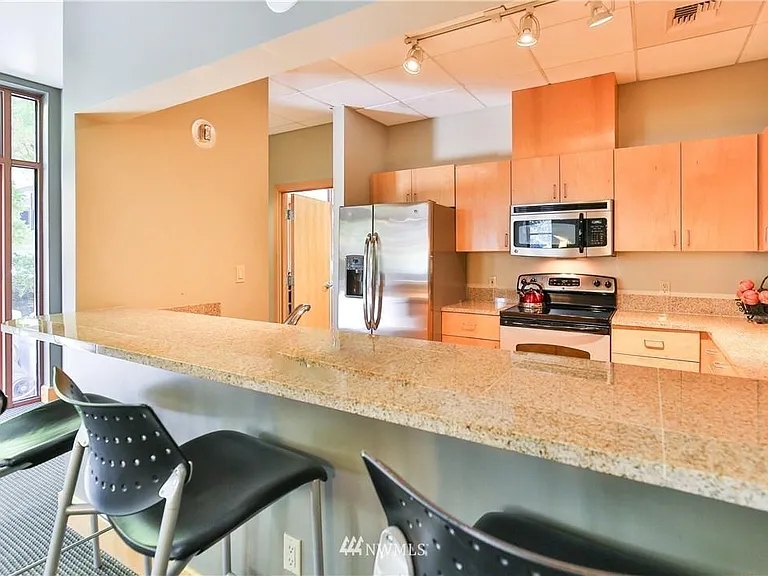 1100 106th Ave NE #710 — Photo 13