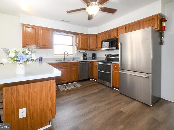 3rd image of 605 Planters Wharf Rd