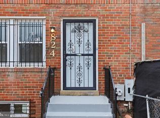 824 20th St NE, Washington, DC 20002