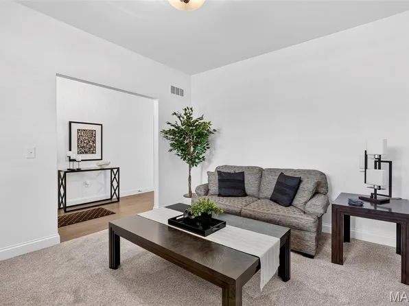 108 Maelin Dr, Lake Saint Louis, MO 63367