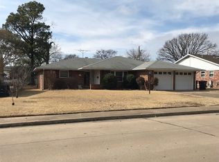 517 Sooner Park Dr, Bartlesville, OK 74006