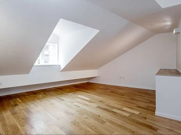 3rd image of 321 Canal St APT 3