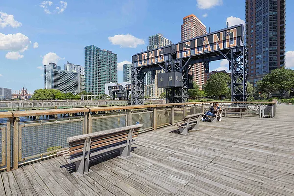 Rented by Modern Spaces | media 3