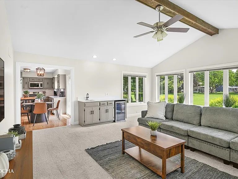 1012 Bainbridge Dr — Photo 15
