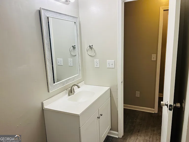 227 Bay St NE #227 — Photo 12
