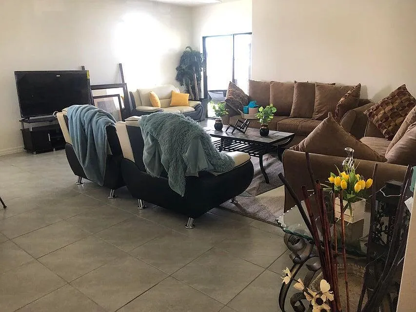 3 bed, 2.0 bath, 1738 sqft, $2,200 — Photo 3