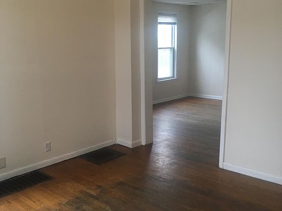 3rd image of 8 Ogden St #1/2