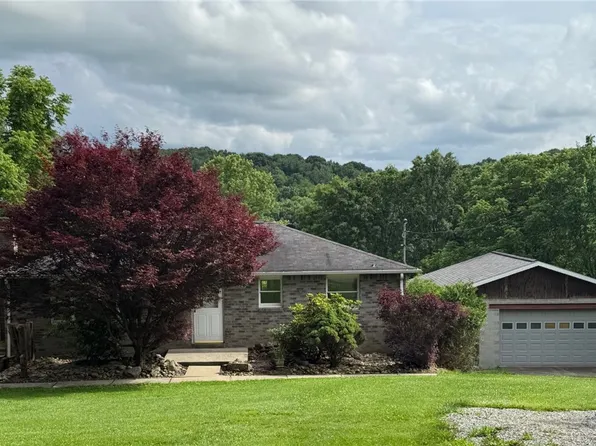 746 Hecla Rd, Mount Pleasant, PA 15666