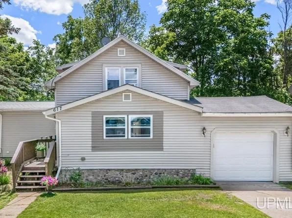 617 Crest St, Kingsford, MI 49802