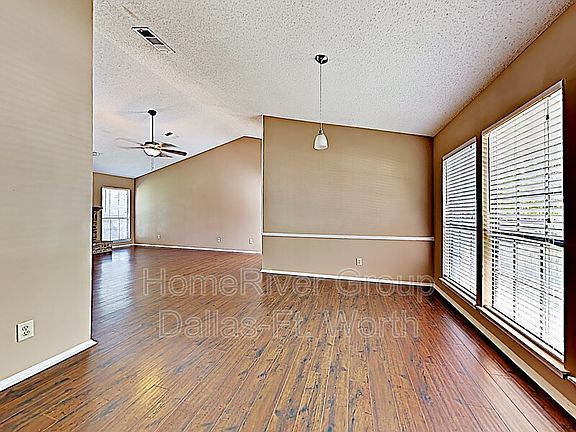 4th image of 4426 Santa Cruz Ln