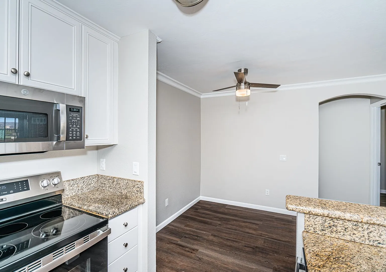 Charming and Renovated Ground Floor Two Bed Two Bath! — Photo 3