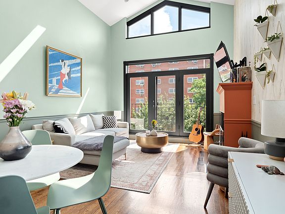 4th image of 838 N Greenview Ave #3