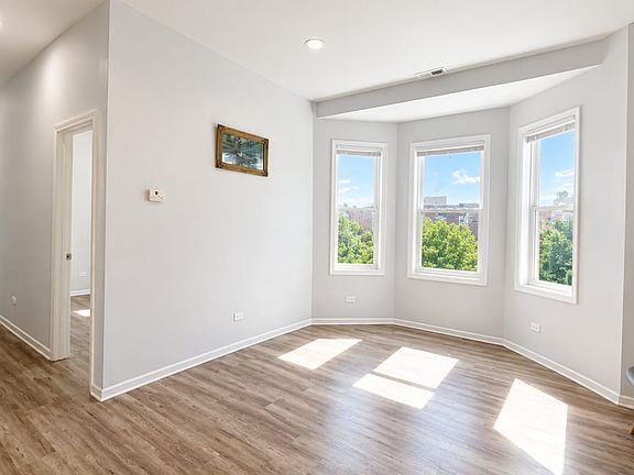 5th image of 2899 S Archer Ave APT 3M