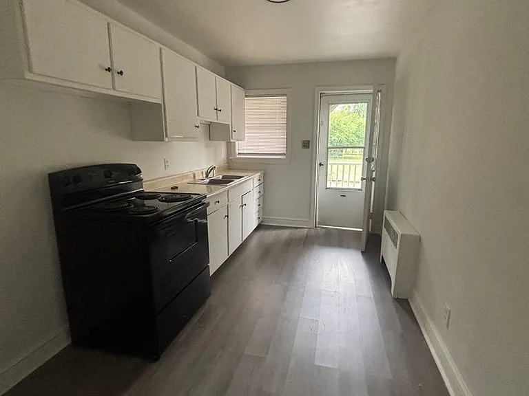 2735 Cedarhurst Ave NW — Photo 10