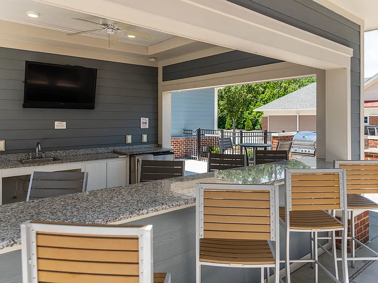 Pinnacle Apartments — Photo 32