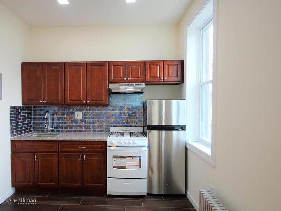 2nd image of 396 5th Ave APT 3R