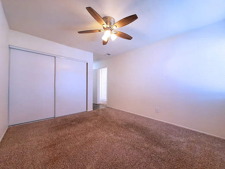 Palm Villas Apartments — Photo 13