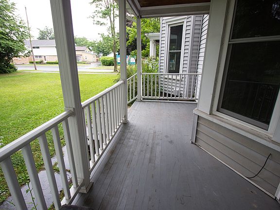 4th image of 86 Mynderse St #1/2